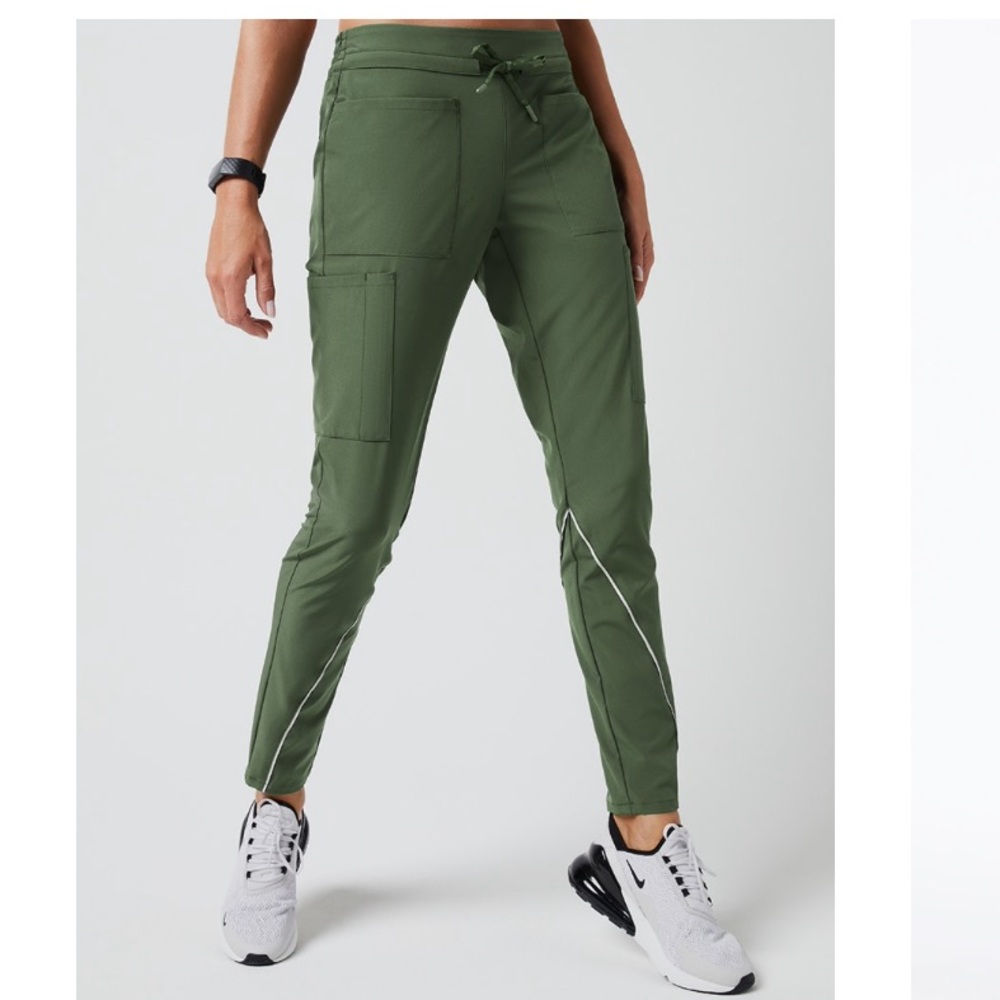 Jaanuu Green Scrub Skinny Bottoms